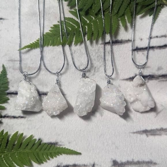 White agate druzy necklace - Picture 1 of 7